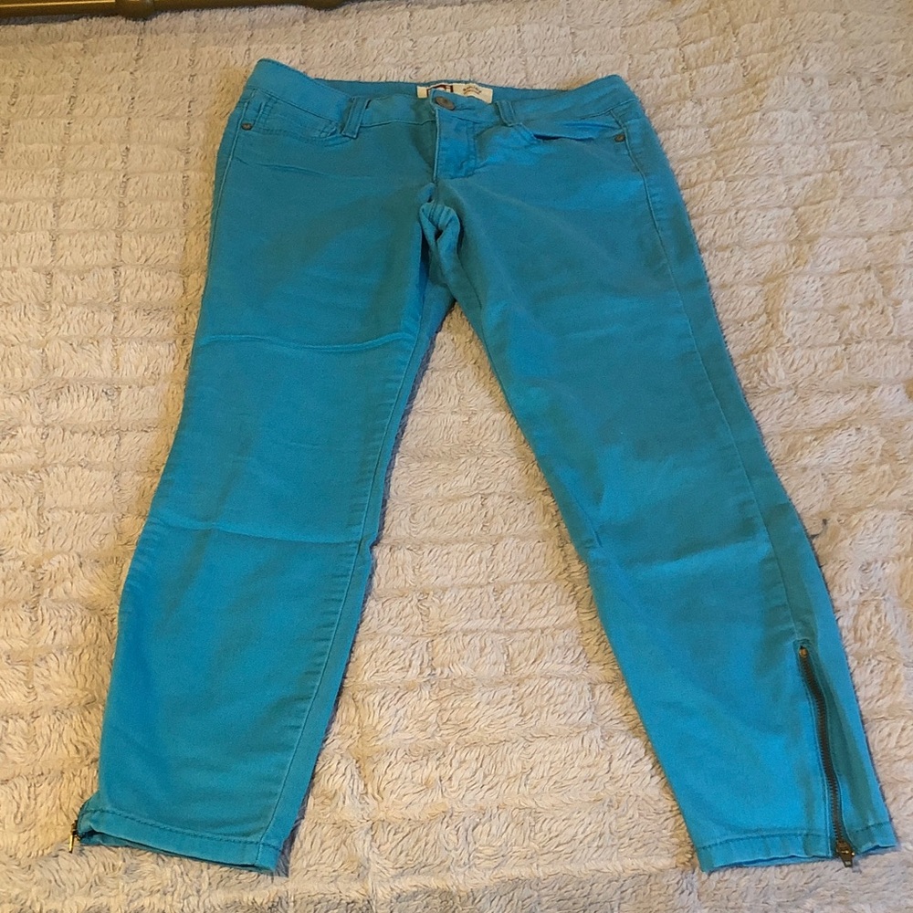 lei Women's Vibrant Blue Ankle Jeans